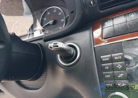 2005 Mercedes-Benz C 240 Luxury 4Matic из США, поврежденный, VIN WDBRF81J45F697008